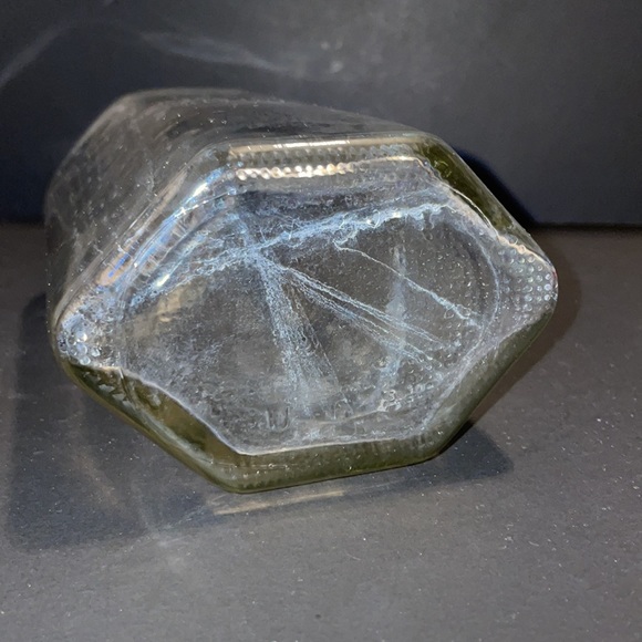 Gordon’s London Dry Gin Glass Liquor Bottle - Picture 7 of 8